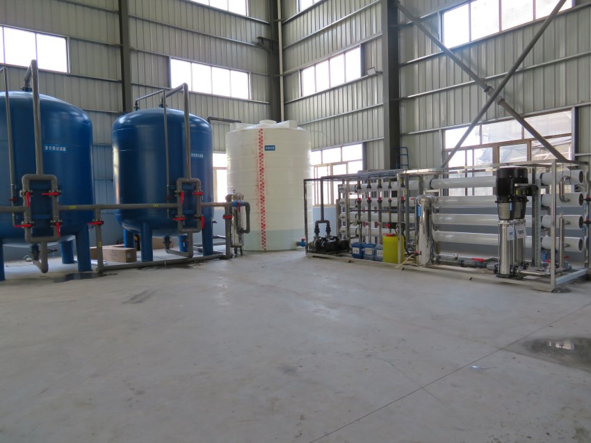 25T/H反滲透純凈水設(shè)備,大型工業(yè)反滲透設(shè)備